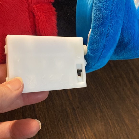 Magical Mickey Pillow Pet, Authentic Original Disney Parks - Picture 6 of 6